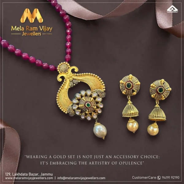Graceful Gold Necklace Set